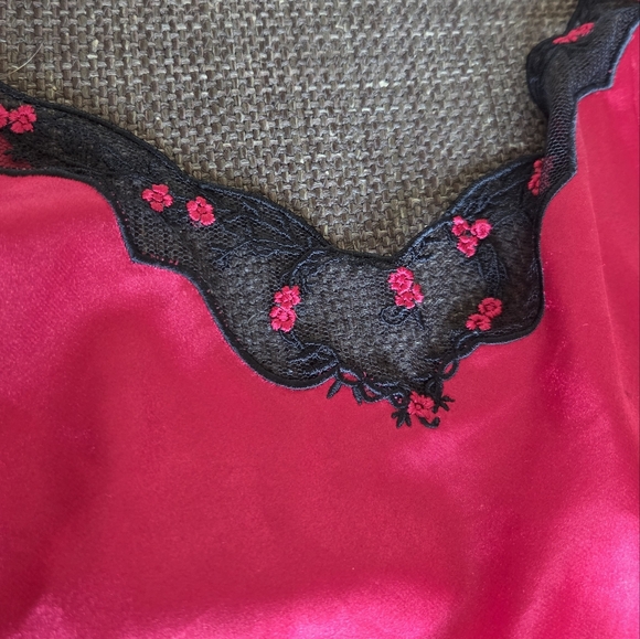 Vintage Inner Most Red And Black Chemise With Heart Lace Decolletage Medium - Picture 6 of 9